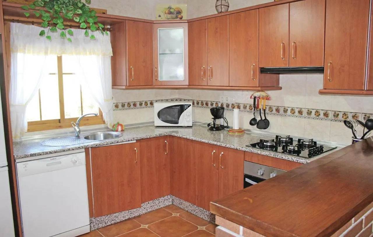 Amazing home in Corumbela with 4 Bedrooms, WiFi&Outdoor swimming pool Vakantiehuis